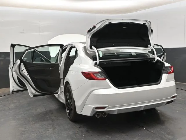 New 2026 Wind Chill Pearl <sup>1</sup> Toyota  XSE image 34