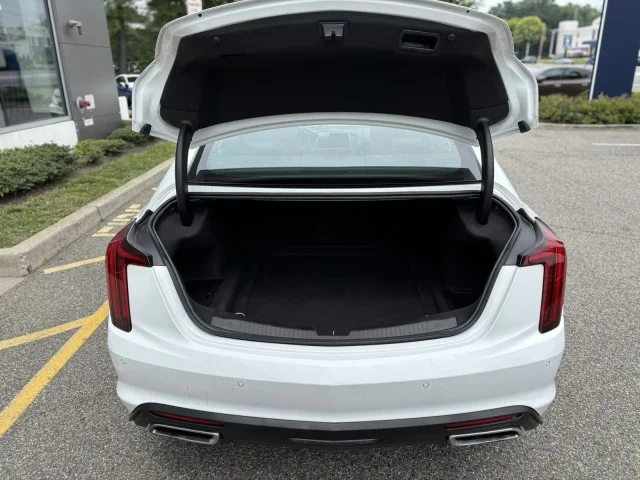 Used 2021 Crystal White Tricoat Cadillac Premium Luxury image 22