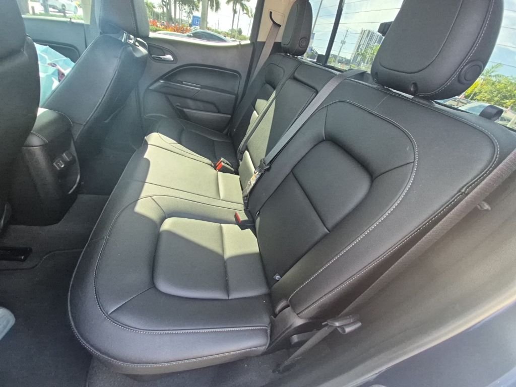 Used 2020 Blue Chevrolet LT image 9