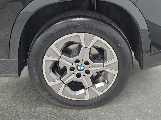 Certified Used 2025 Black Sapphire Metallic BMW xDrive28i image 27