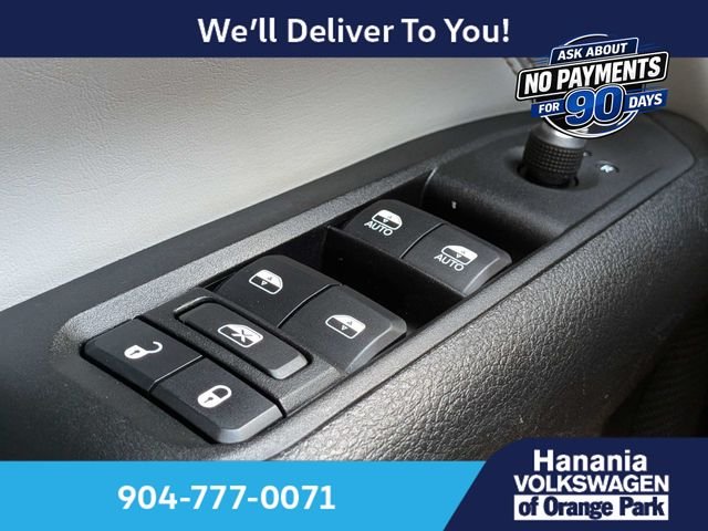 Used 2022 Silver Jeep Limited image 25
