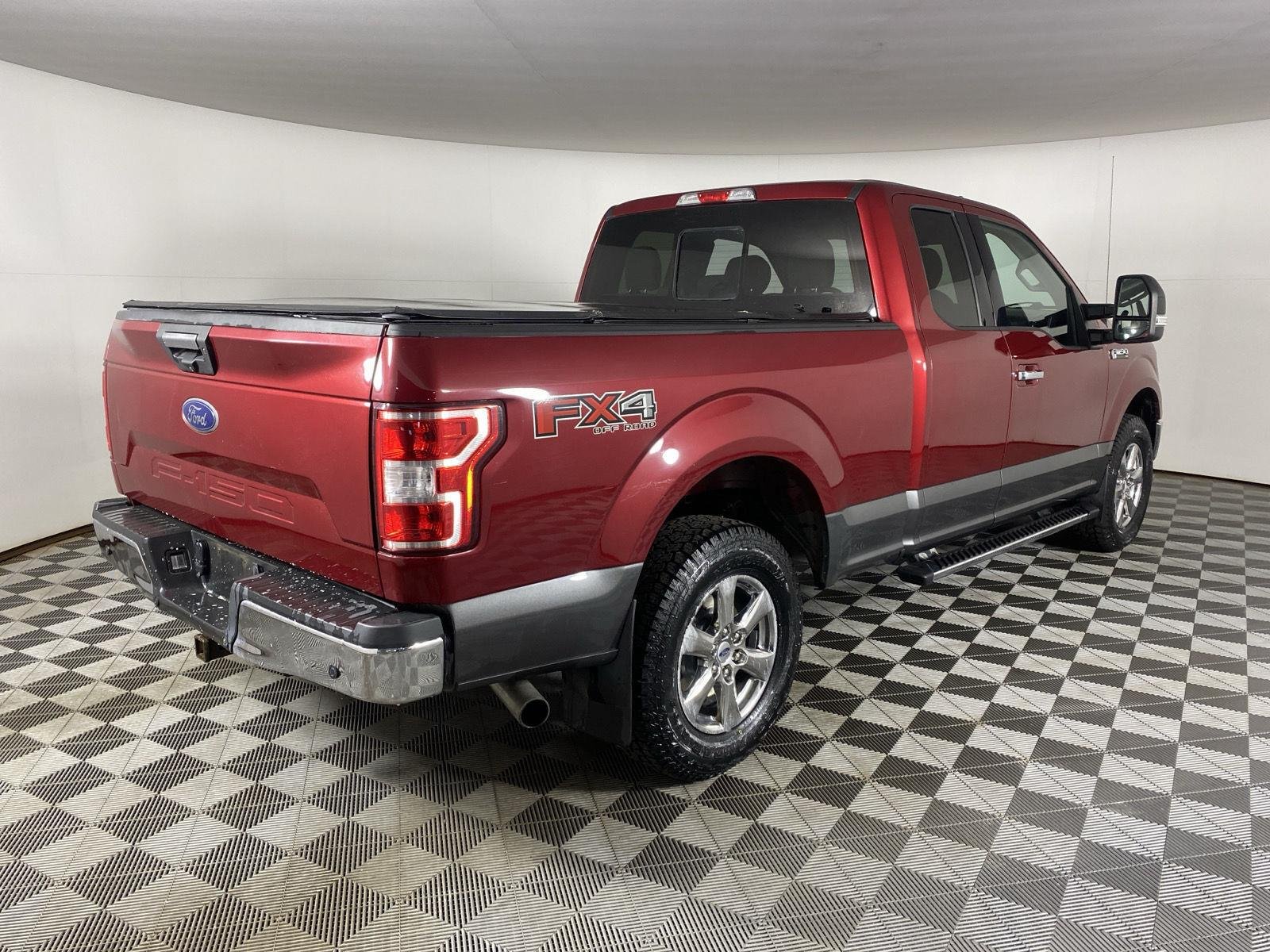 Used 2019 Ruby Red Metallic Tinted Clearcoat/Magnetic Ford XLT image 10