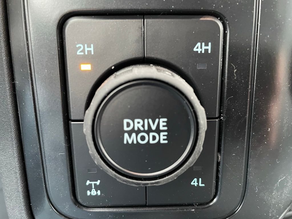 New 2026 Oxford White Ford F-250® XL image 9