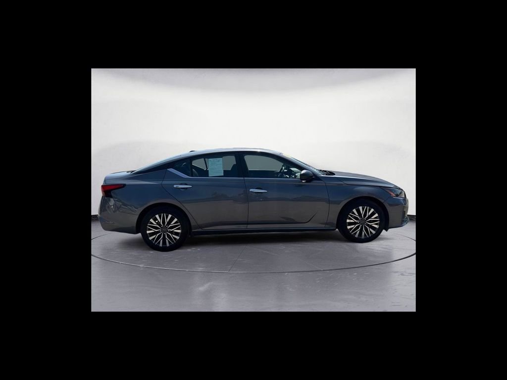 Used 2025 Gray Nissan 2.5 SV image 7
