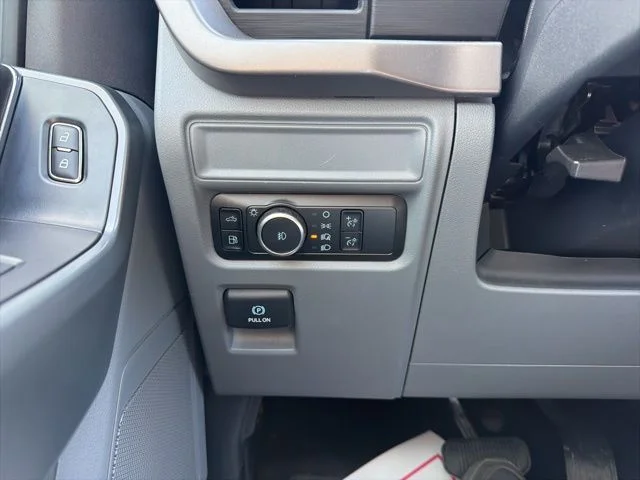 Used 2024 Avalanche Ford XLT image 5