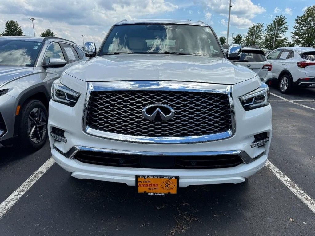 Used 2022 White INFINITI Sensory image 2