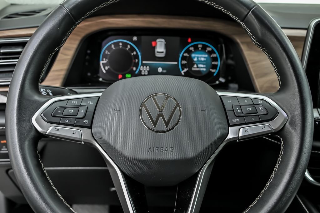 Used 2024  Volkswagen 2.0T SE w/Technology image 22