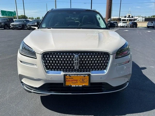 Used 2022 Pearl Metallic Lincoln Reserve image 9