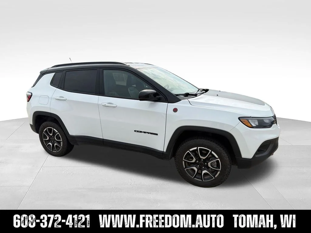 Used 2025 White Jeep Trailhawk image 10