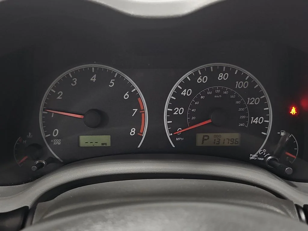 Used 2010 White Toyota LE image 20