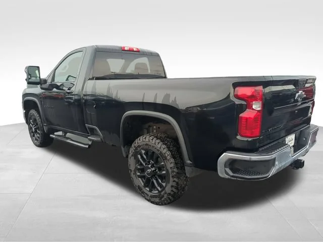 Used 2025 Black Chevrolet LT image 3