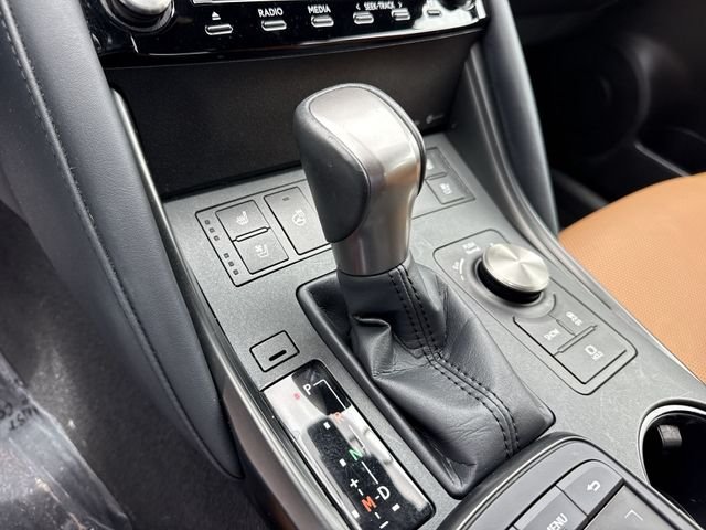 2025 Lexus IS 300 - Photo 20