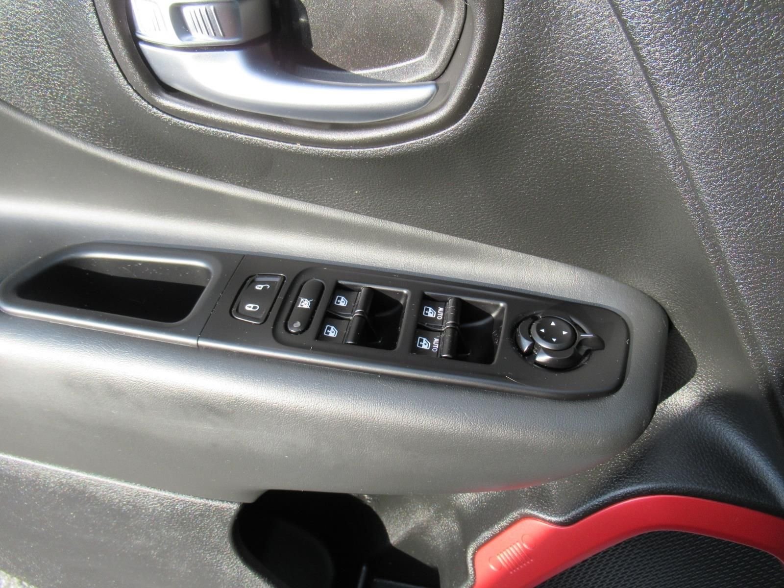 Certified Used 2022 White Jeep Trailhawk image 20