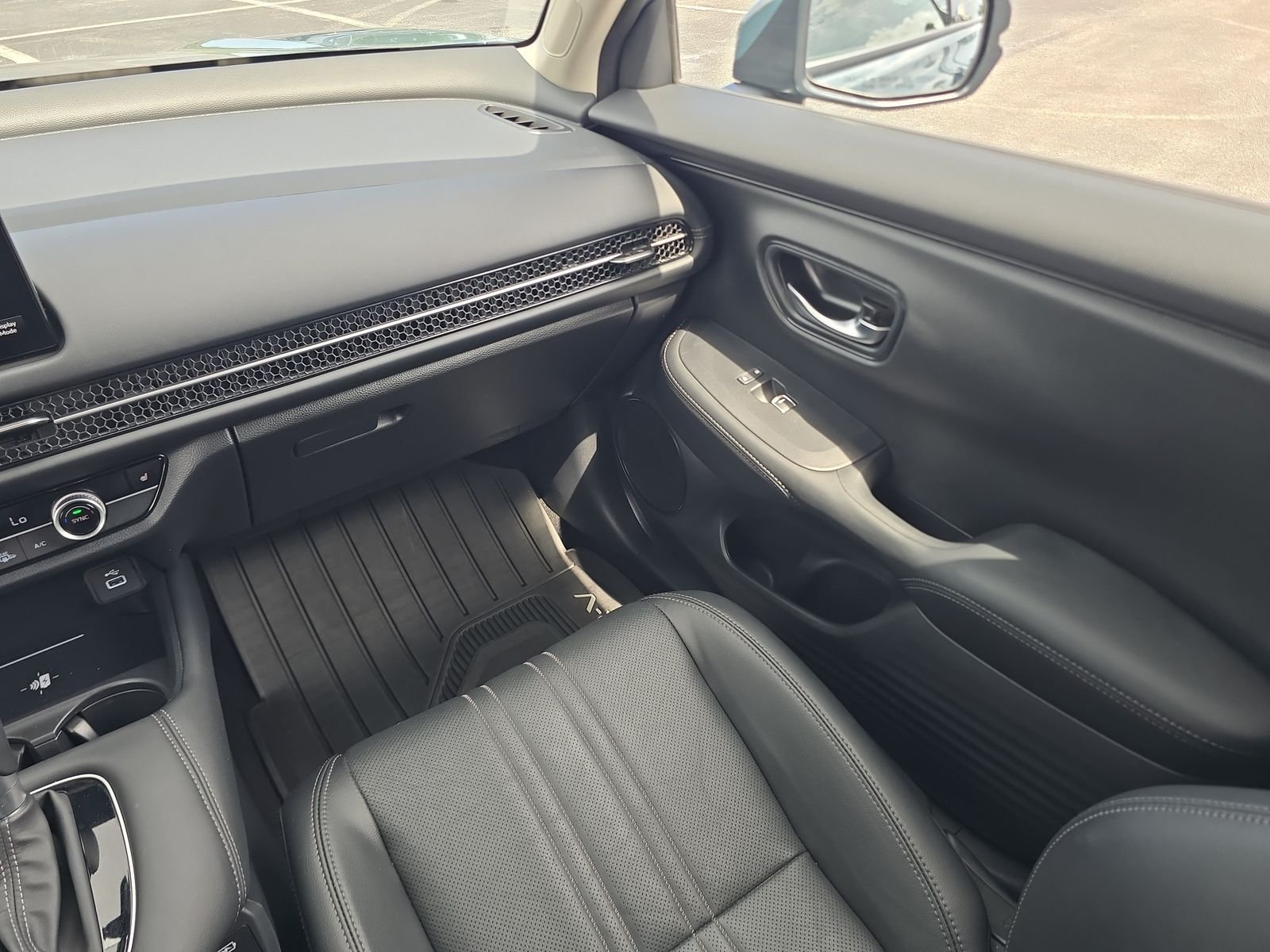 2025 Honda HR-V EX-L - Photo 12