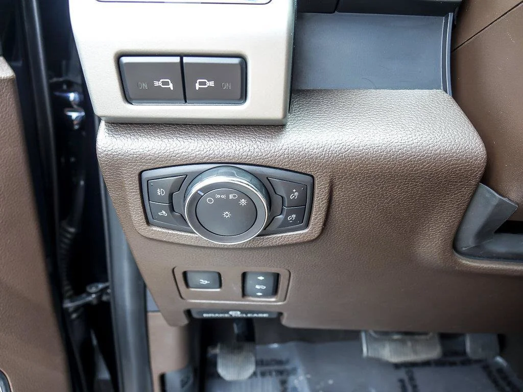 Used 2021 Antimatter Blue Metallic Ford King Ranch image 27