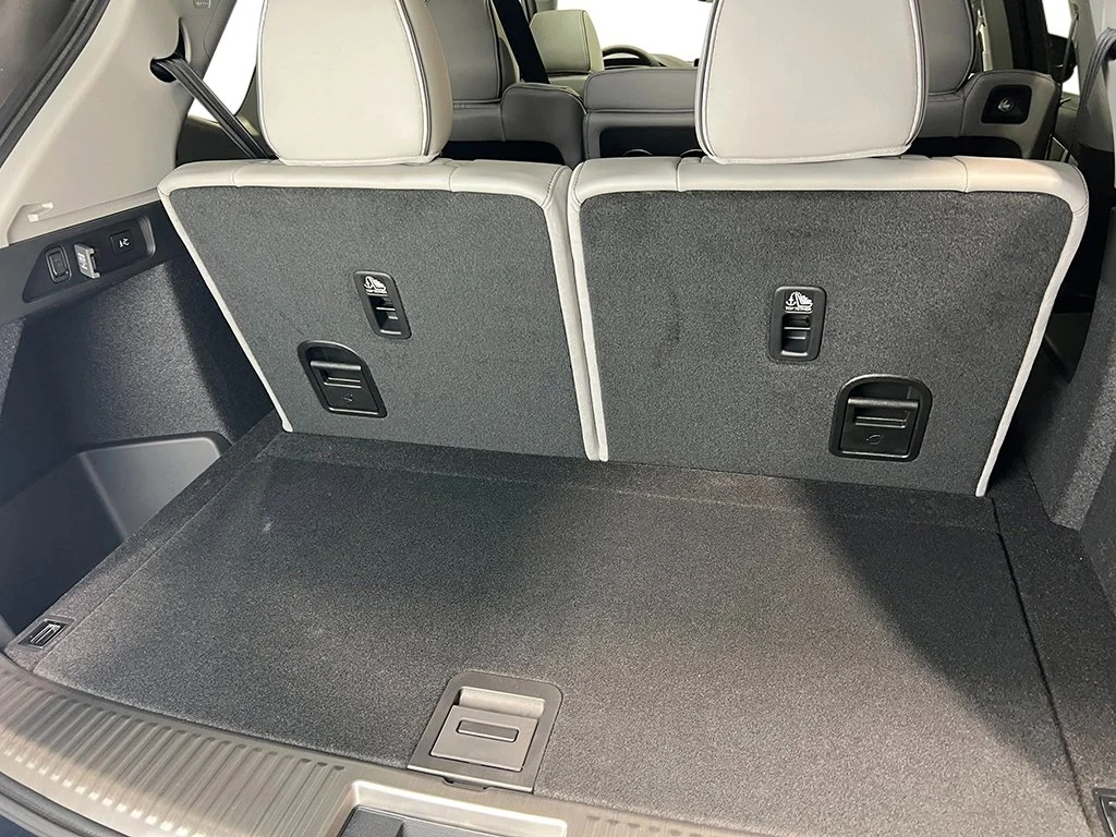 New 2026 Solar Silver Metallic Acura w/Advance Package image 30