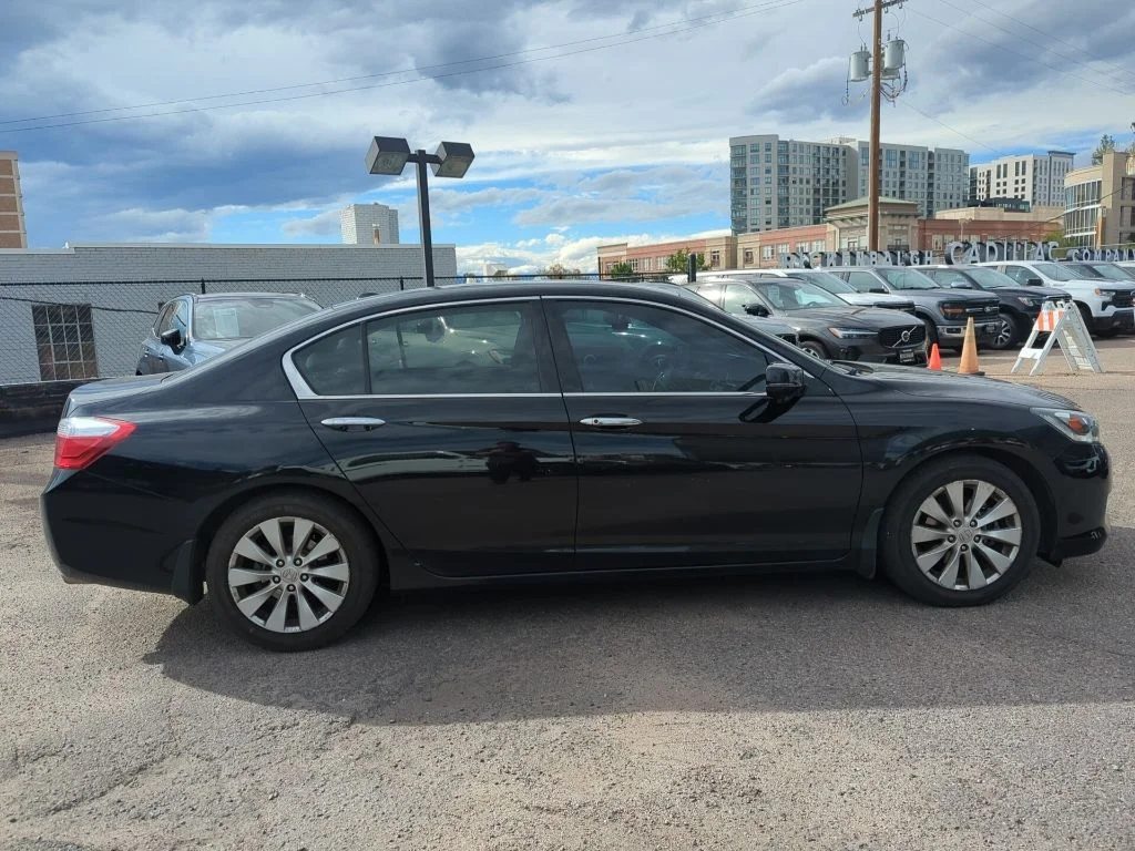 Used 2013 Black Honda EX-L image 8