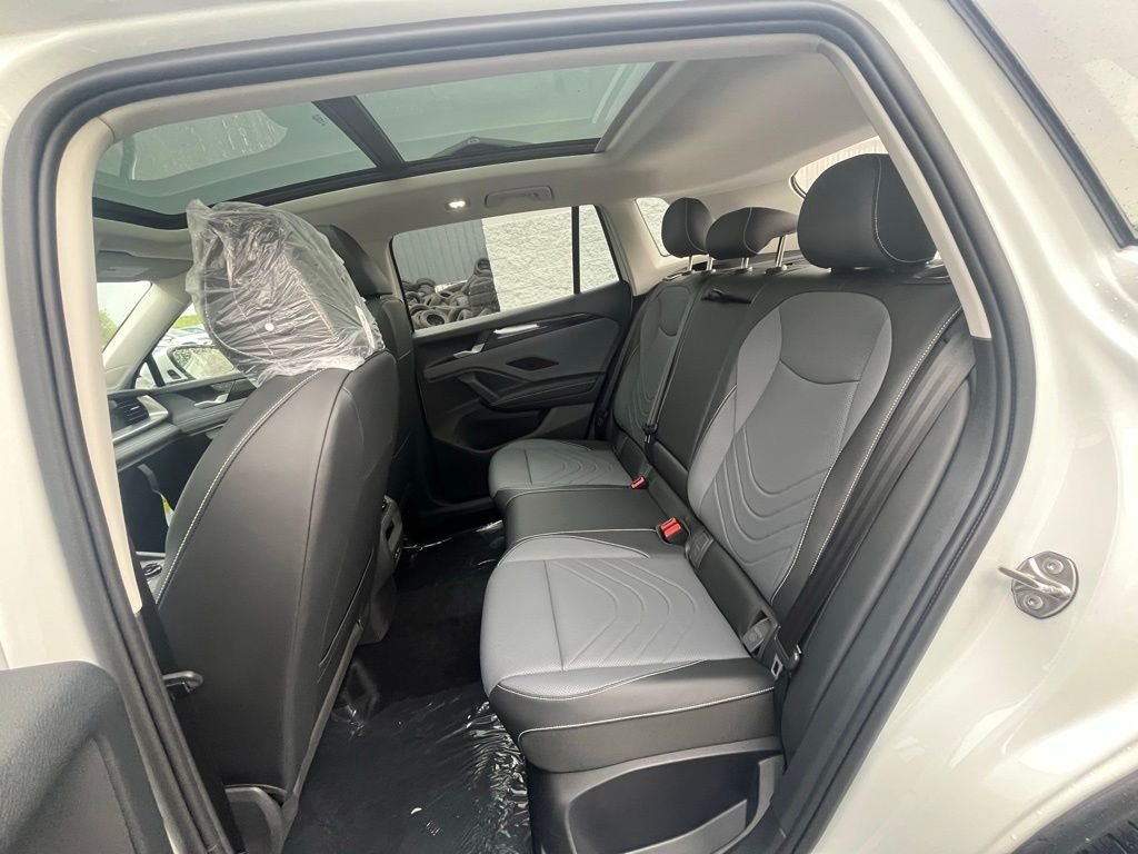 New 2026 White/off-white Volkswagen 2.0T SE image 21