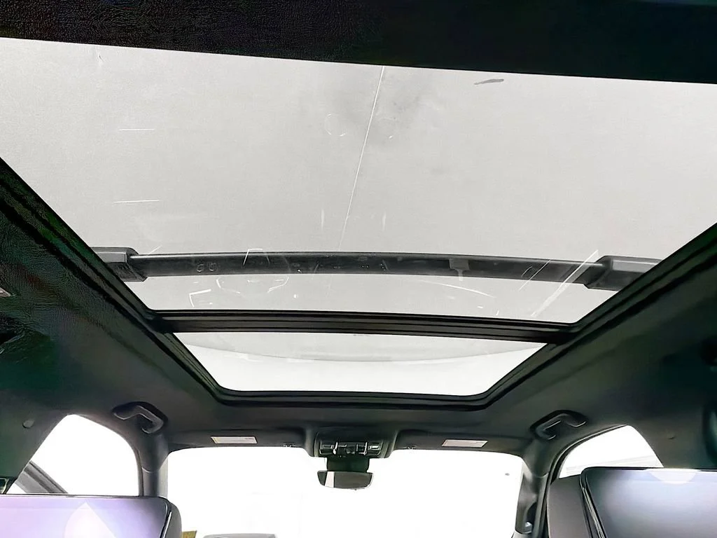 2026 Chevrolet Suburban High Country - Photo 14
