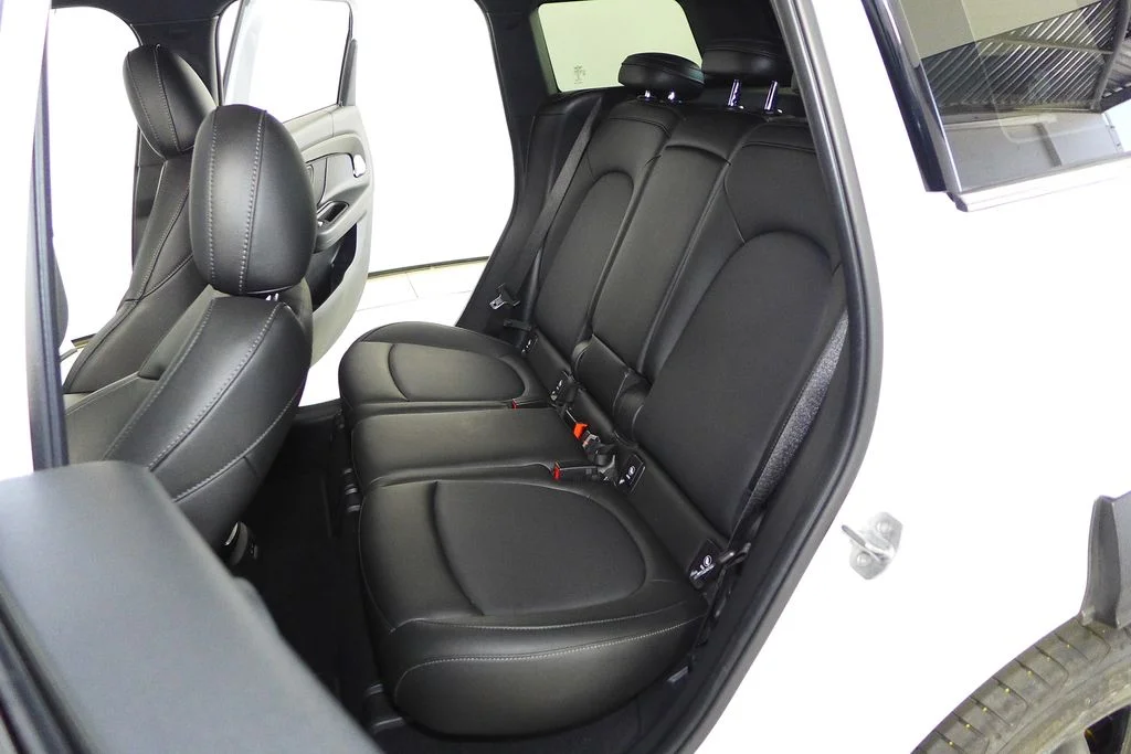 Used 2019 White MINI  image 21