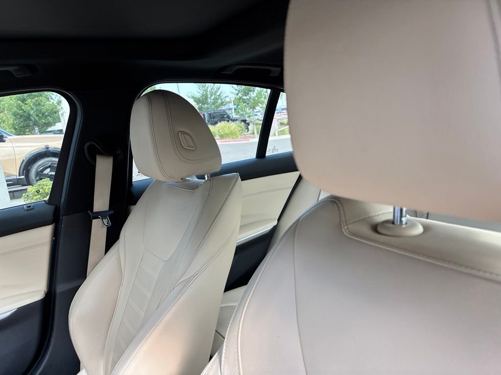 Used 2020 Blue BMW 330i xDrive image 27