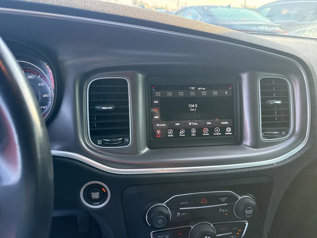 Used 2022 White Knuckle Clearcoat Dodge SXT image 6