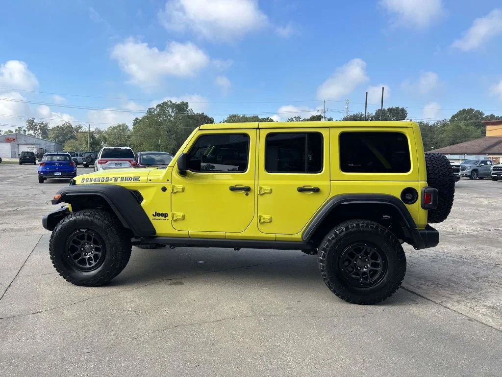 Used 2023 Yellow Jeep High Tide image 11