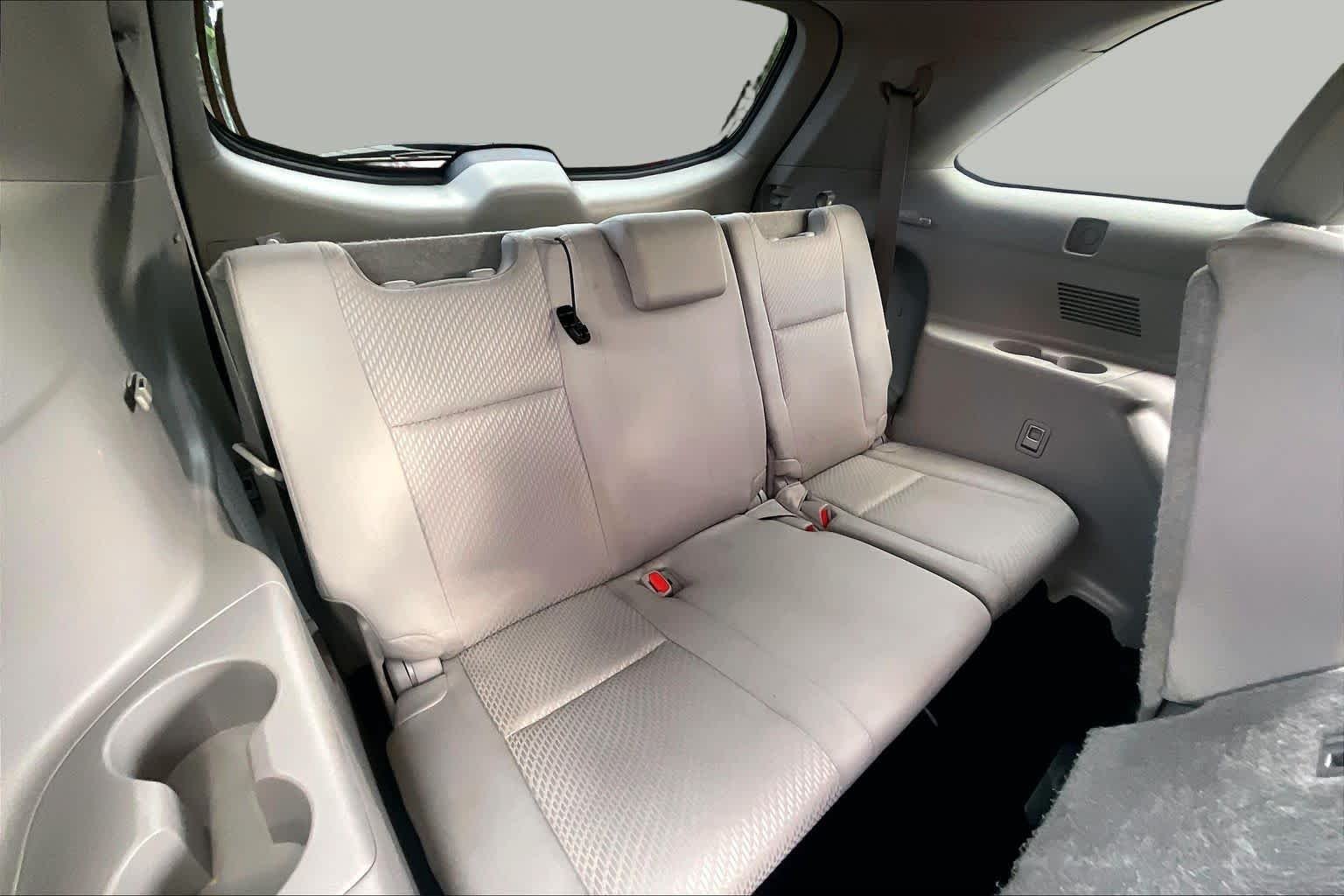 Used 2018 Celestial Silver Metallic Toyota LE image 35