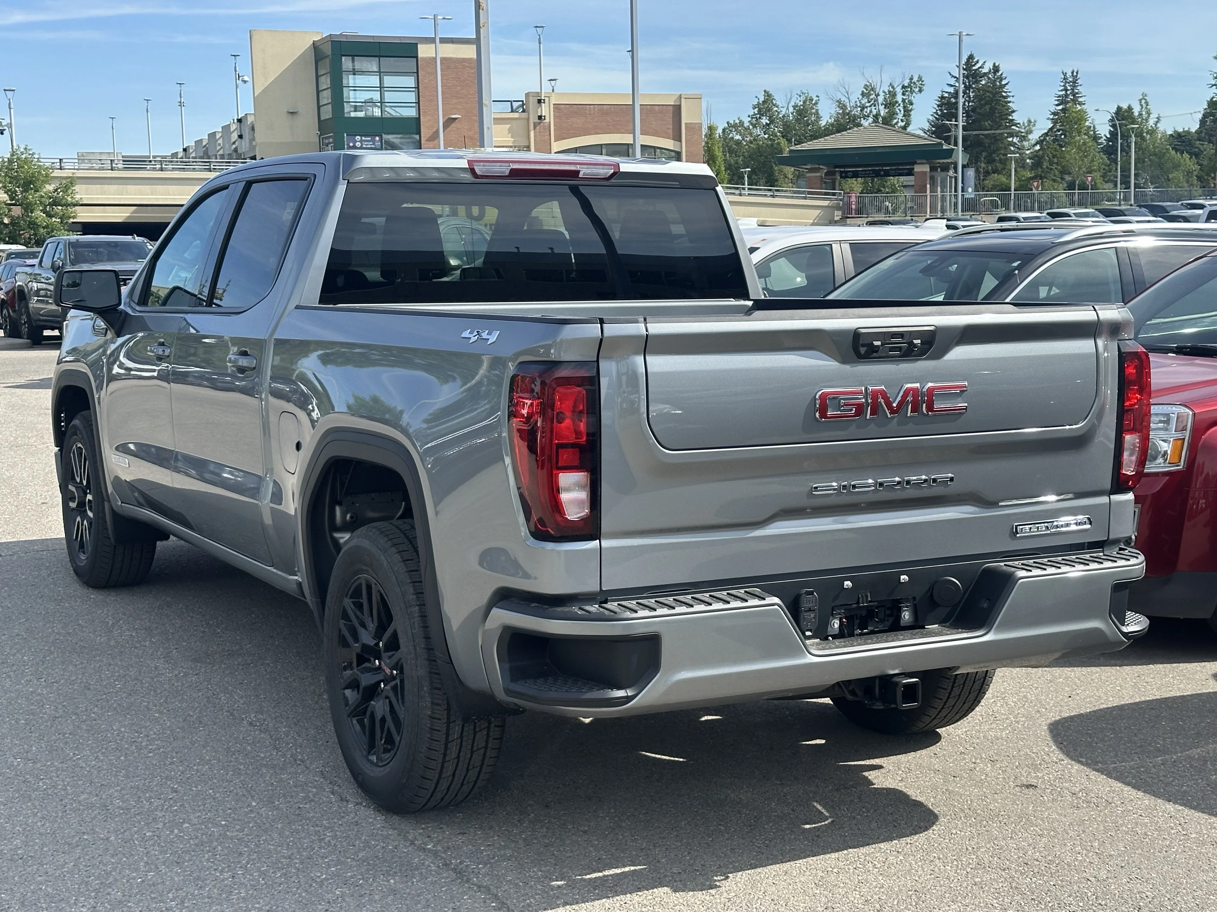 New 2026 Sterling Metallic GMC Elevation image 4