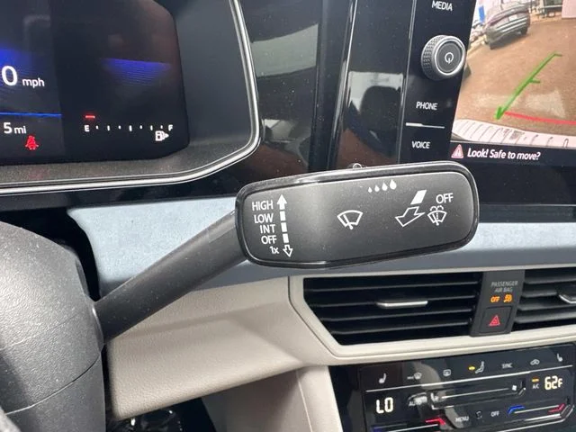 2025 Volkswagen Jetta SE - Photo 22