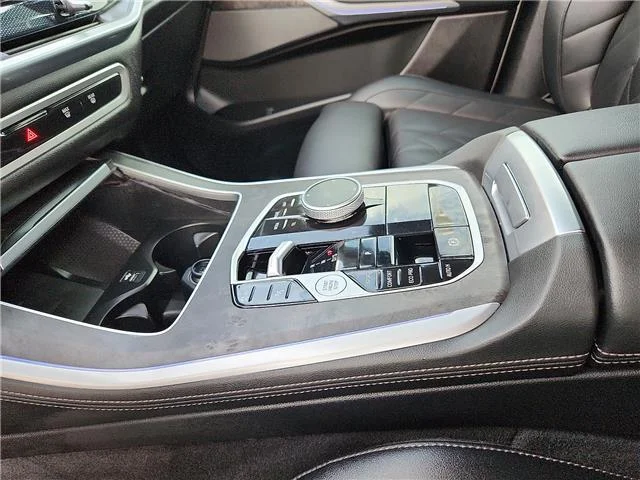 Used 2025 Alpine White BMW sDrive40i 4x2 Sports Activity Vehicle image 19