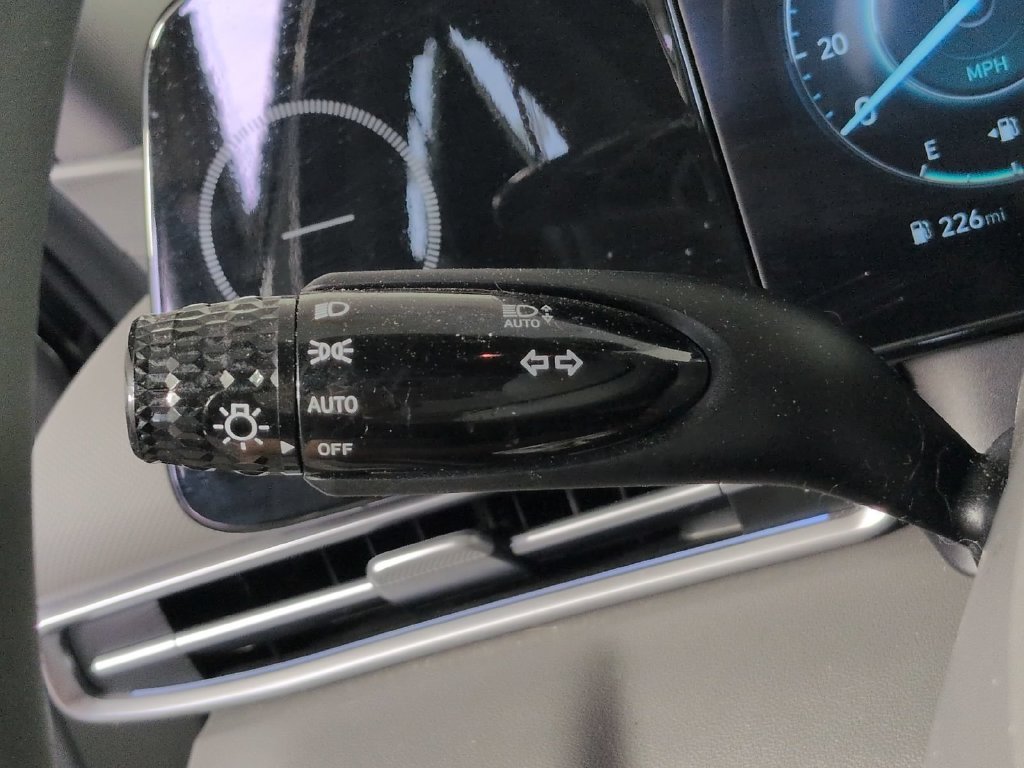 2024 Hyundai Elantra SEL - Photo 38