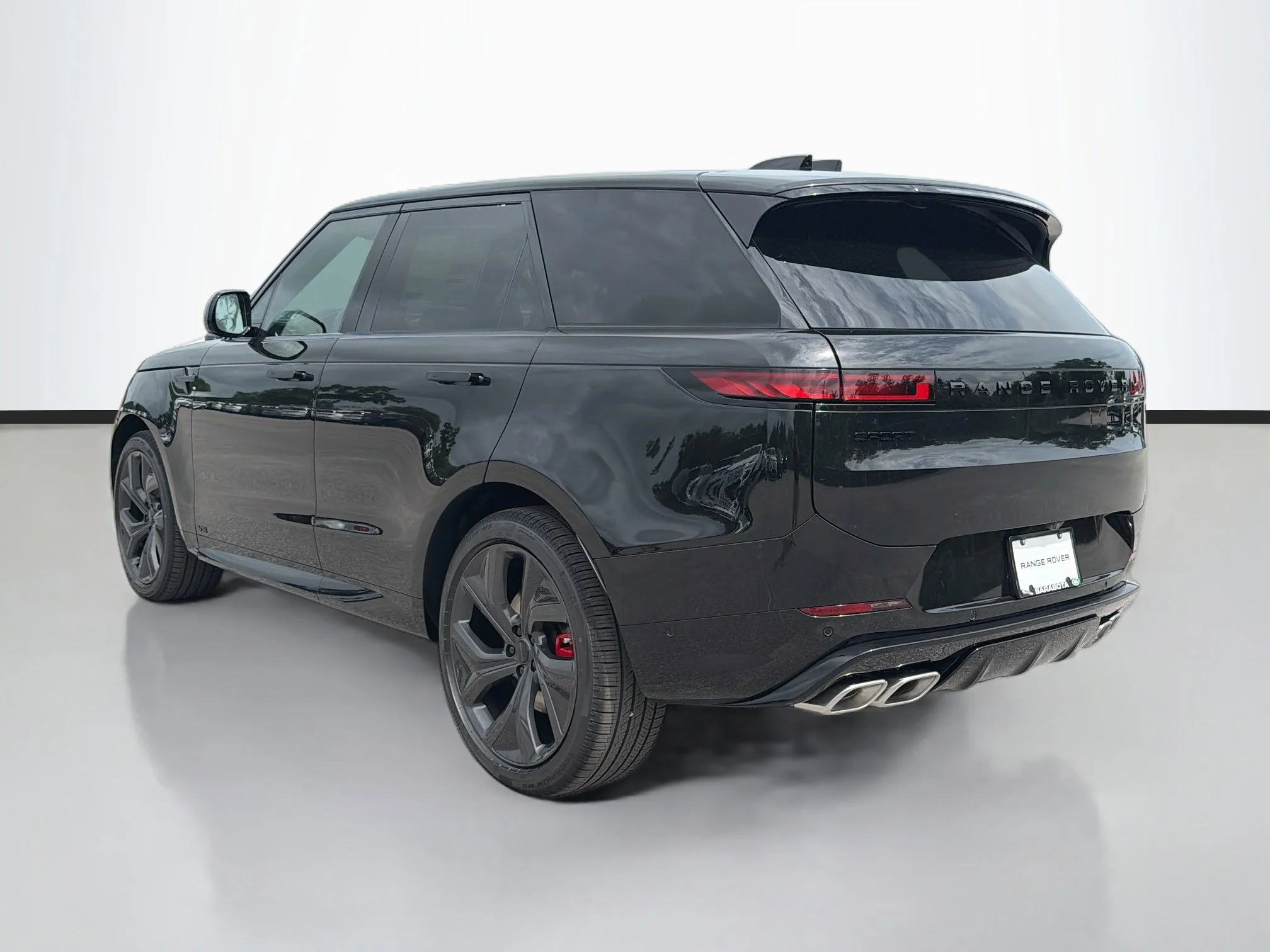 New 2026 Santorini Black Land Rover Dynamic SE image 3