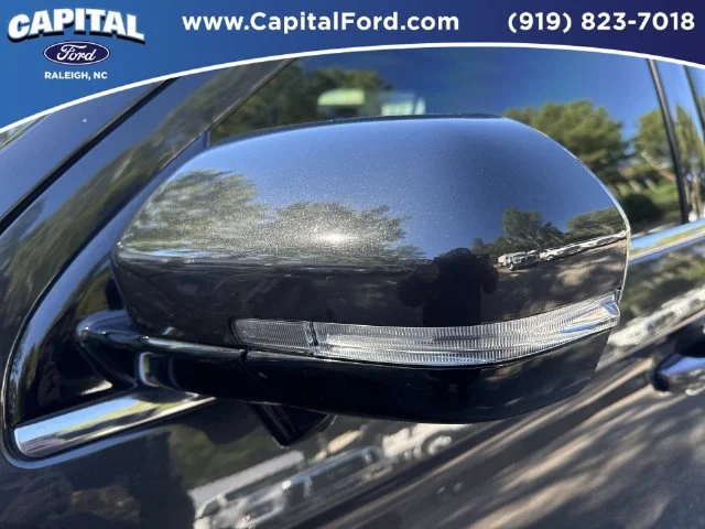 Used 2023  Ford Limited image 12