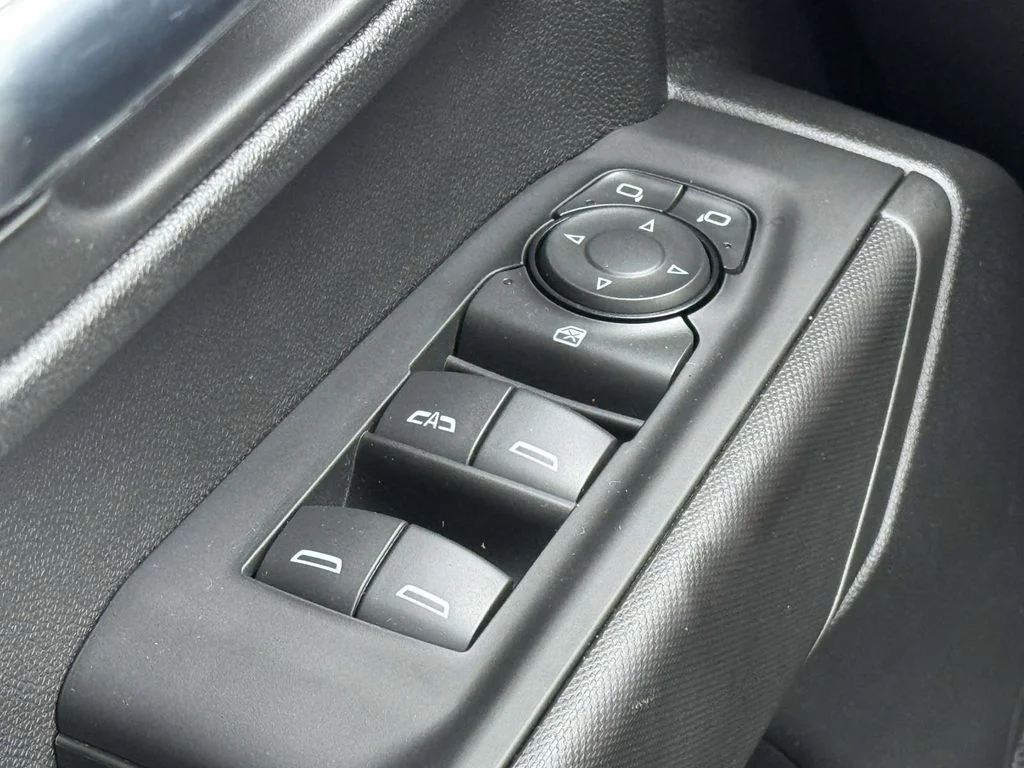 Used 2023 Blue Chevrolet Custom image 25