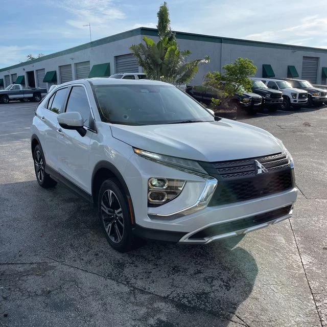 Used 2023  Mitsubishi SE image 6