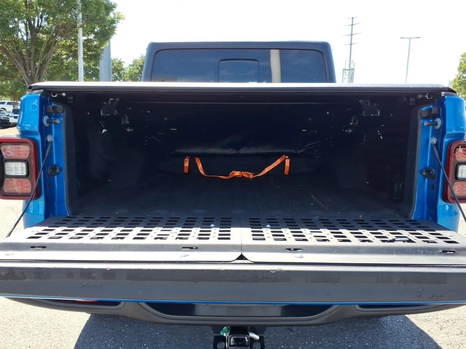 Used 2024 Hydro Blue Pearlcoat Jeep Rubicon image 32