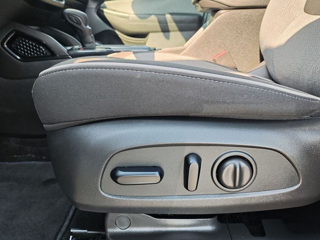 Used 2023 White Chevrolet LT image 12