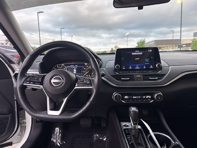 Used 2023 White Nissan 2.5 SR image 15