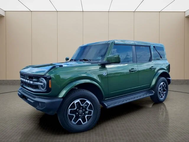 Used 2025 Green Ford Outer Banks image 2