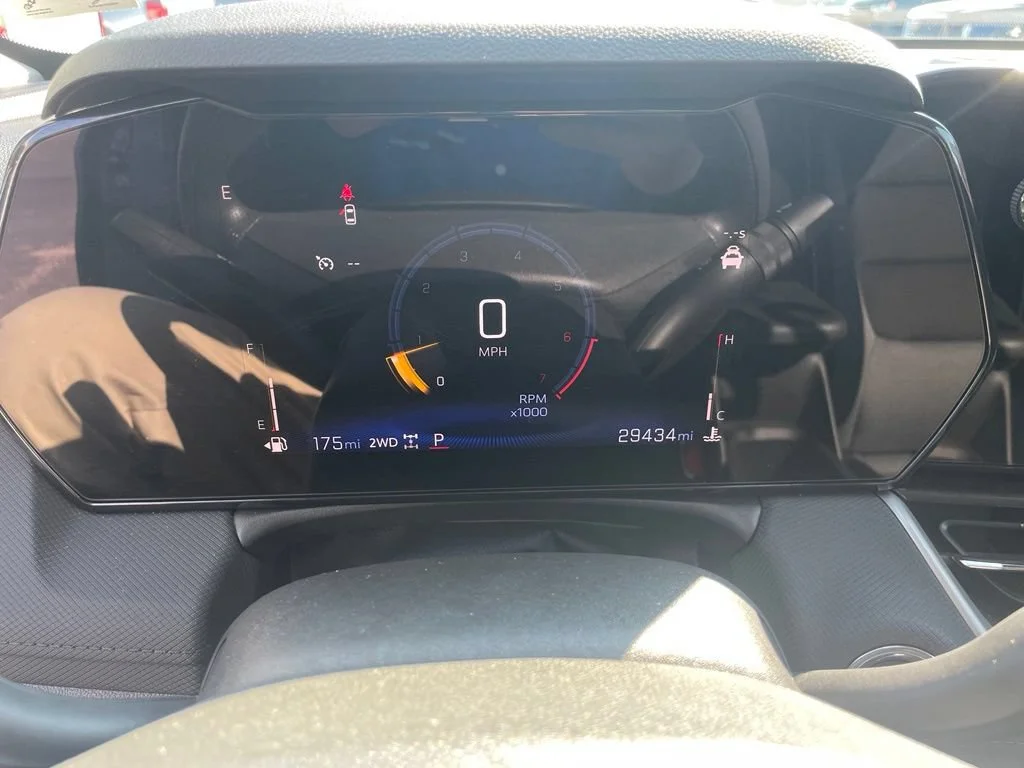 Used 2025 Sterling Gray Metallic Chevrolet LT image 22