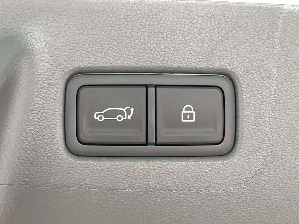 New 2026 White Hyundai SEL image 10
