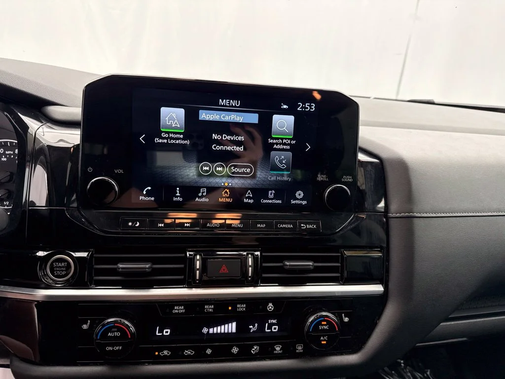 Used 2023 Scarlet Nissan SL image 21