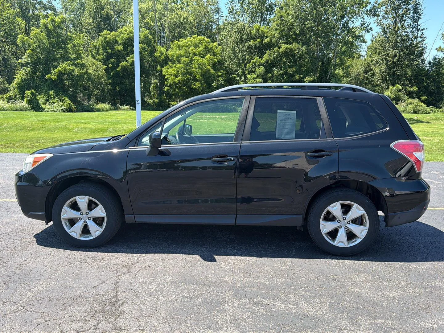 Used 2016 Crystal Black Silica Subaru 2.5i Premium image 9