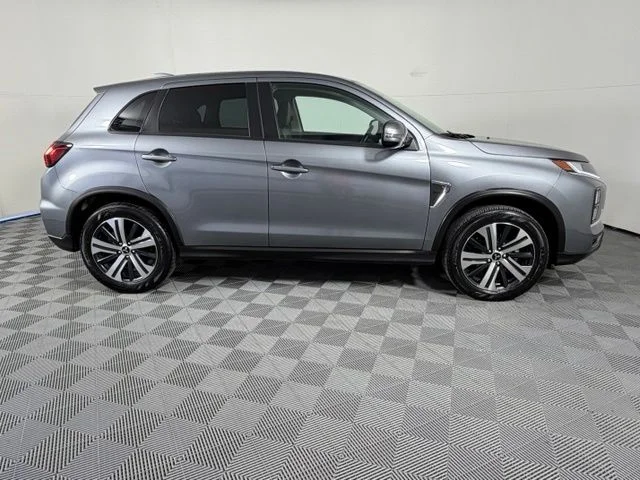 Used 2025 Gray Mitsubishi 2.0 S image 8