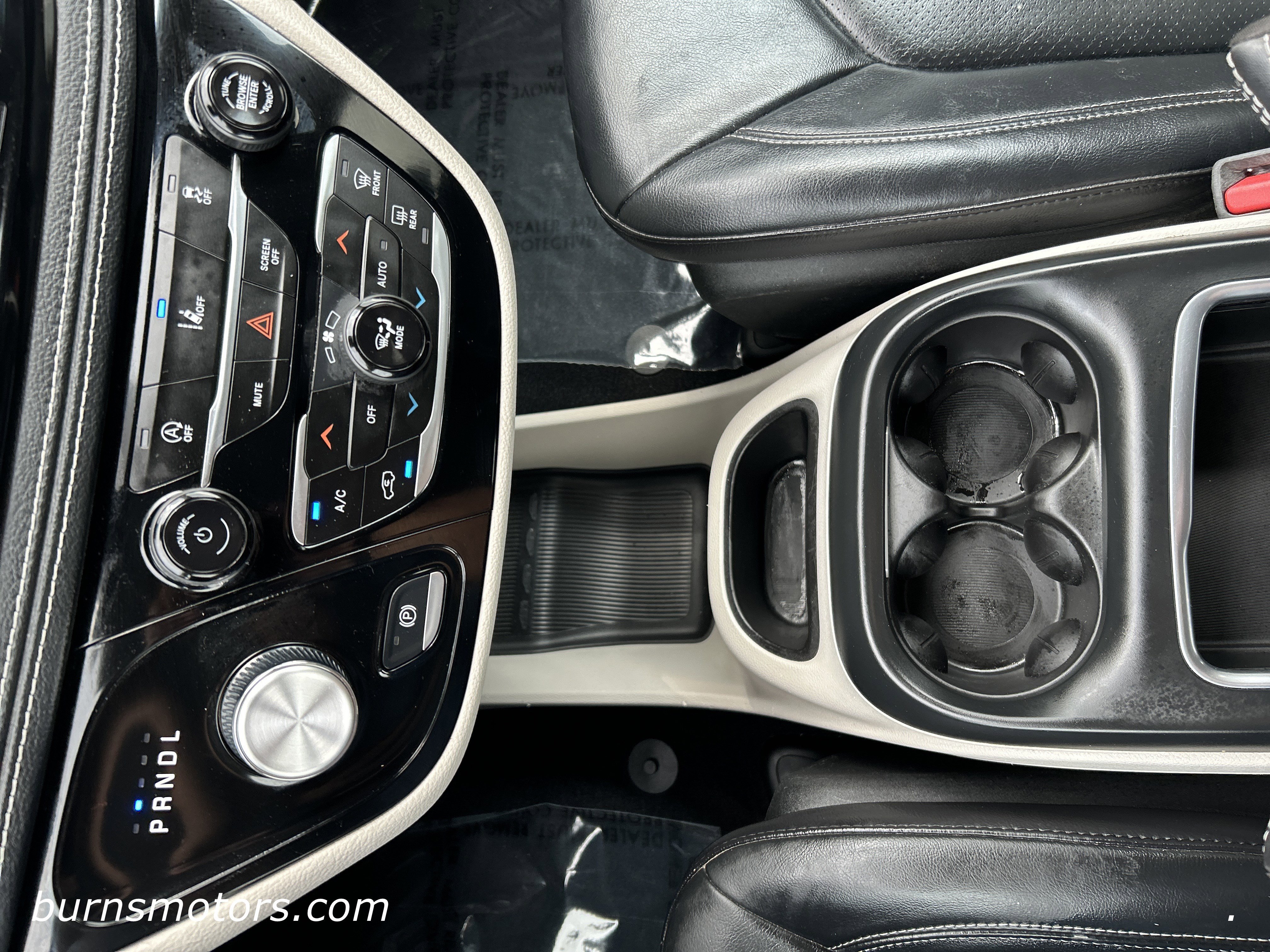 Used 2022 Bright White Chrysler Touring L image 20