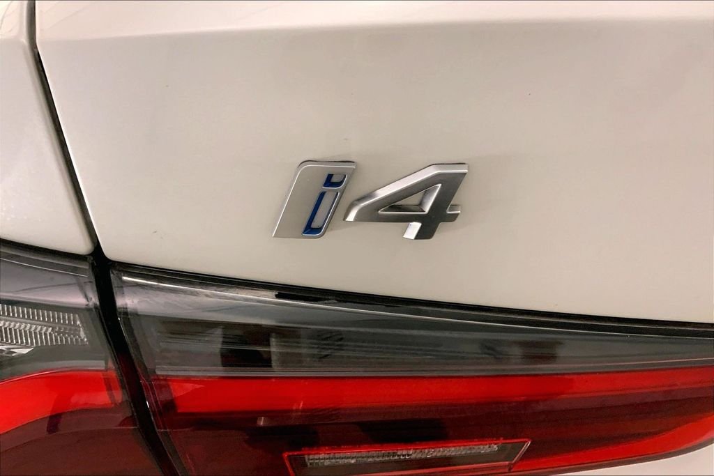 Used 2023 Mineral White Metallic BMW  image 7