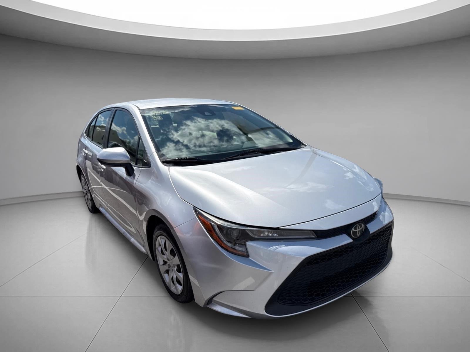 Used 2020 Classic Silver Metallic Toyota LE image 22