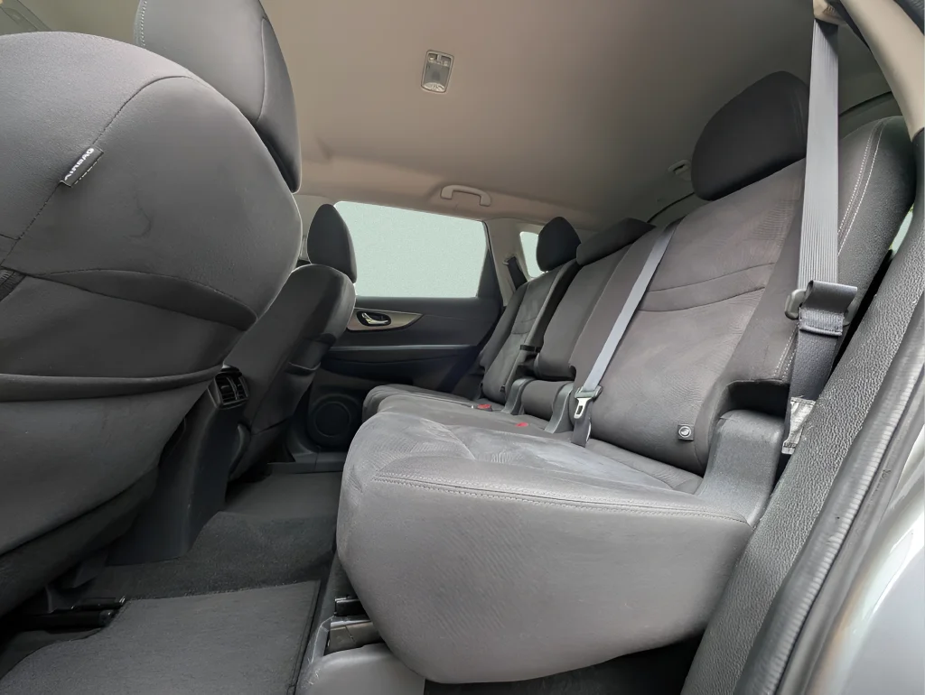 Used 2016 Gray Nissan SV image 29