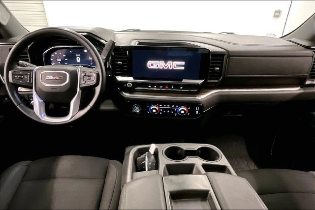 Used 2023 Summit White GMC SLE image 18